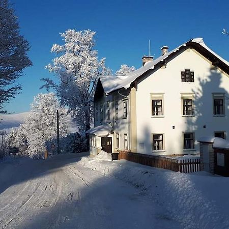 Stara Skola Hedec Aparthotel Kraliky Luaran gambar