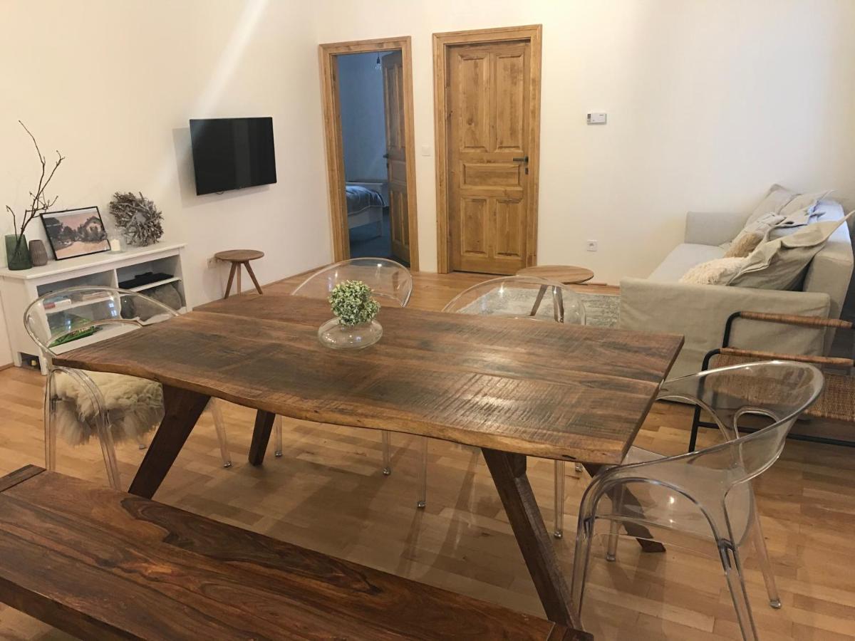 Stara Skola Hedec Aparthotel Kraliky Luaran gambar