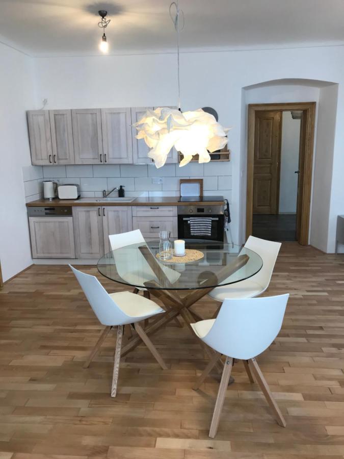 Stara Skola Hedec Aparthotel Kraliky Luaran gambar