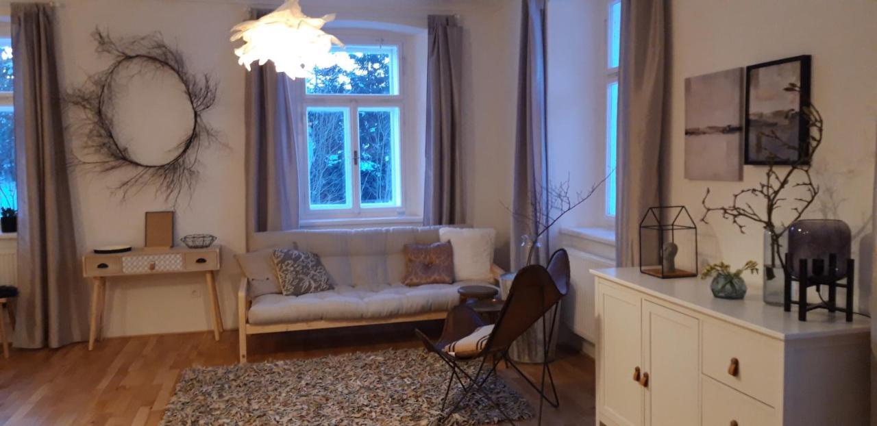 Stara Skola Hedec Aparthotel Kraliky Luaran gambar