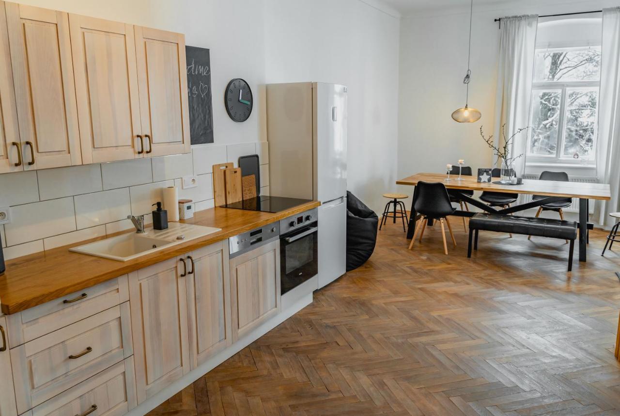 Stara Skola Hedec Aparthotel Kraliky Luaran gambar